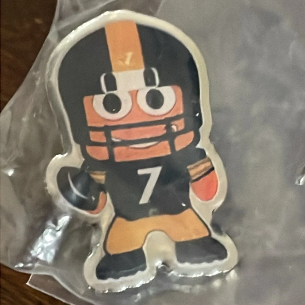 Original Amazon Employee Peccy Pittsburgh Steelers 7 Ben Roethlisberger Pin